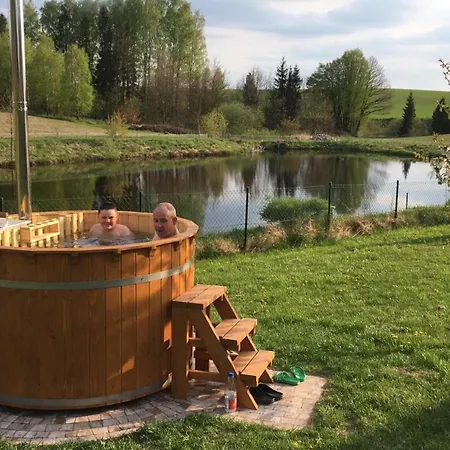 Dolina Miodu - Kaszuby, Sauna, Goraca Balia Farm stay *