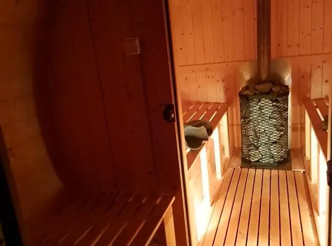 مزرعة للإقامة Dolina Miodu - Kaszuby, Sauna, Goraca Balia *